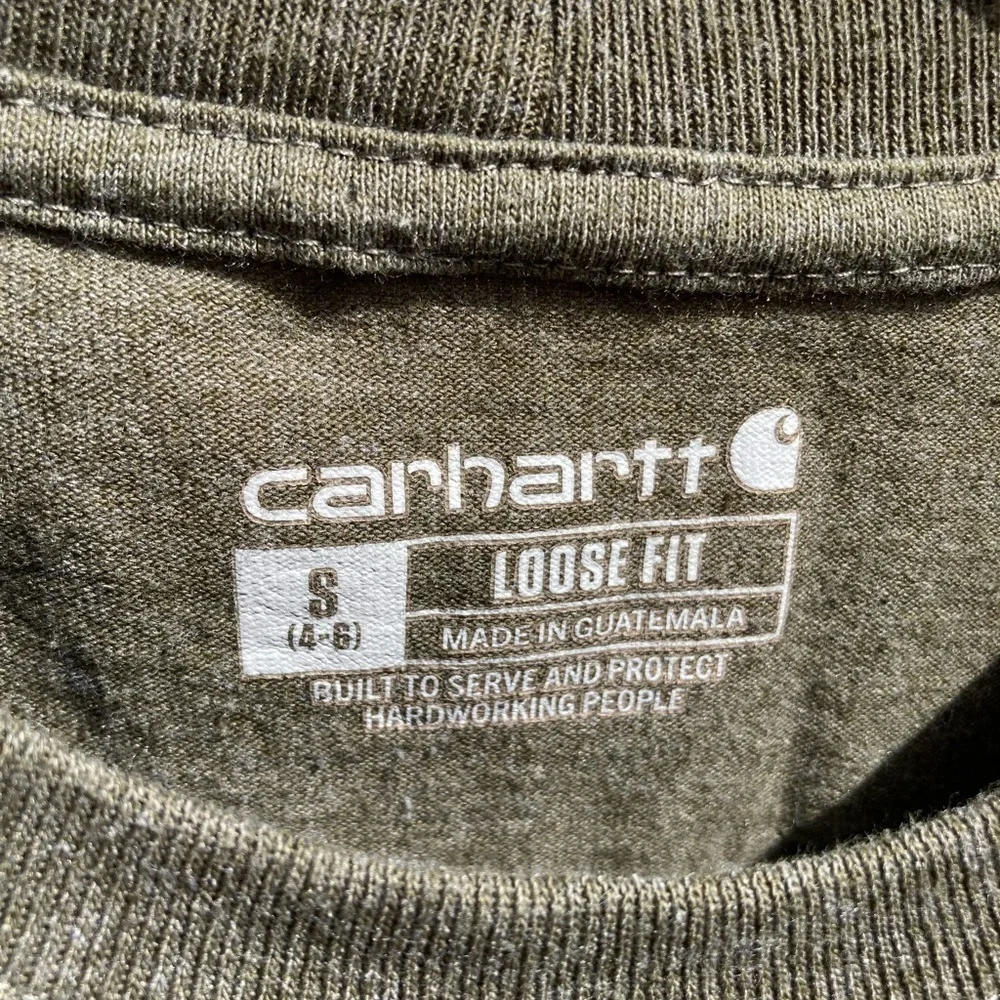 Women's Carhartt T-Shirt Green Spell-Out Cursive S Crew Cotton Pocket Cursive - Picture 12 of 12